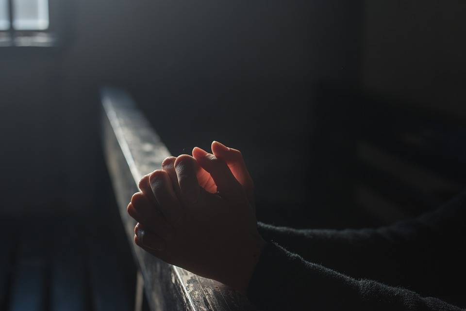 دعاء الحزن للمكروبين والحزانى - يعنى 