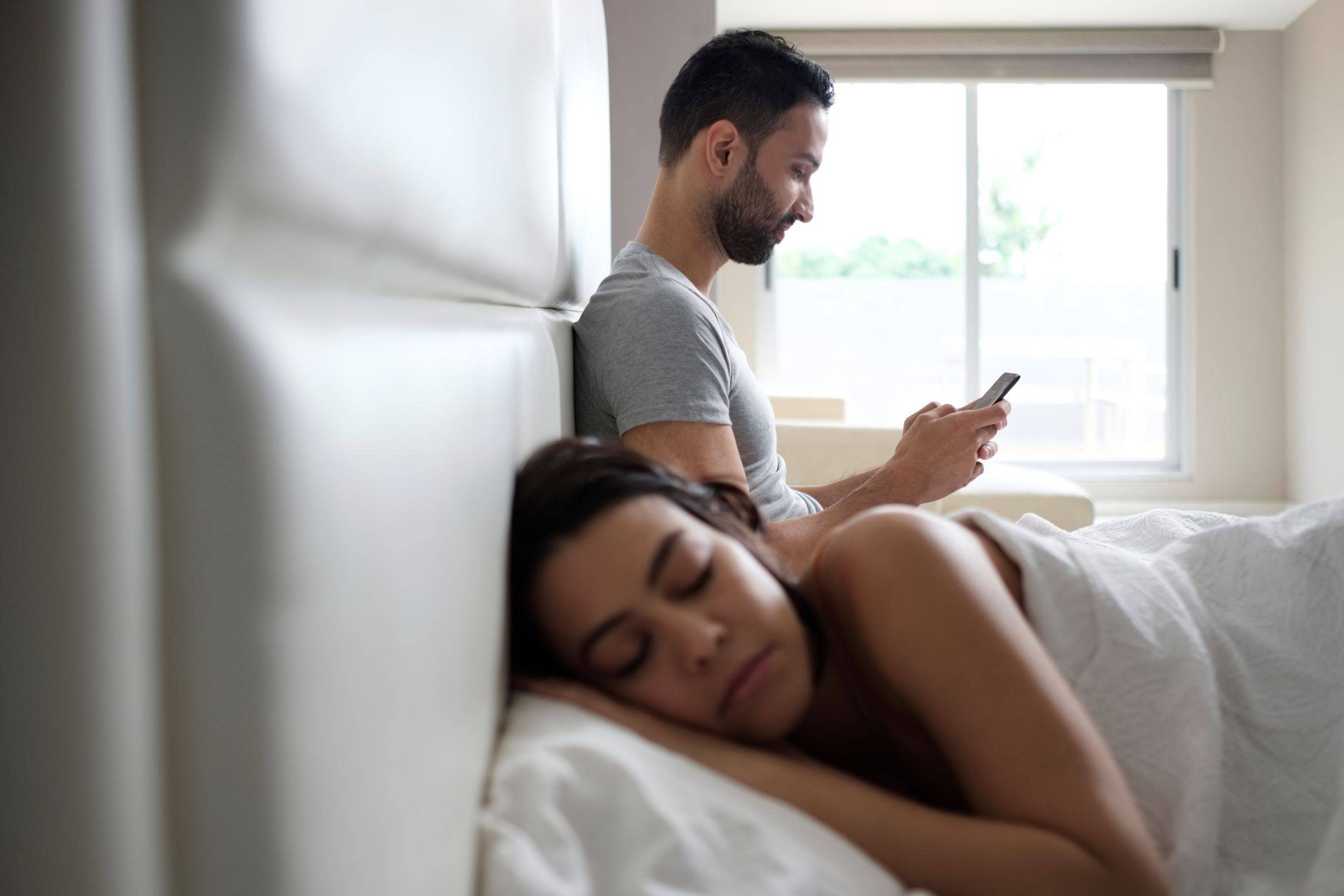 كيف تكتشفين أن زوجكِ يخونكِ - يعنى 