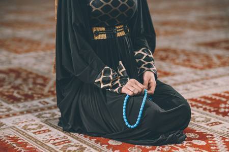 كيف اصلي صلاة المغرب - يعنى 