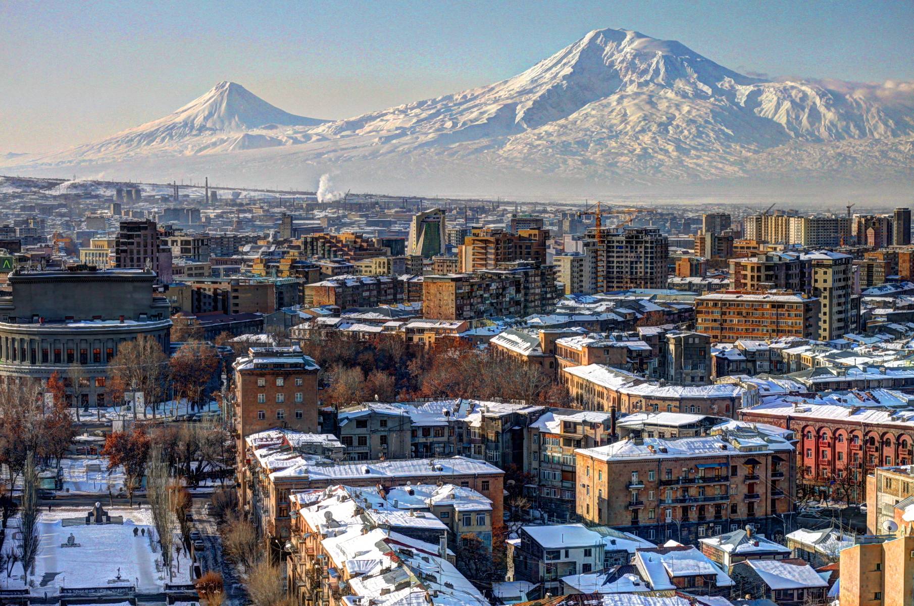 يريفان عاصمة دولة أرمينيا - يعنى 